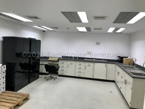 Imagen 2 de 15 de Local En Venta Prados Del Este 22-13487 Eva Castillo 0414.306.72.20