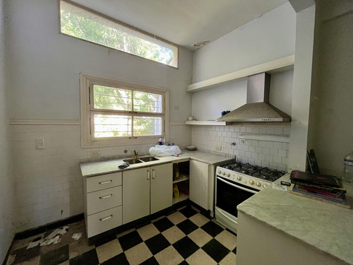 Imperdible Casa A Refaccionar O Demoler En La Lucila, Vicente Lopez, A Metros Del Centro Comercial.