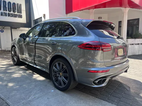 Porsche Cayenne 4.8 Turbo At