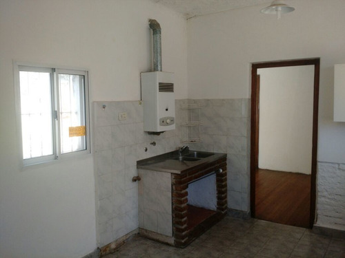 Imagen 4 de 13 de Alquilo Casa De Dos Domitorios En Zona Norte De Rosario