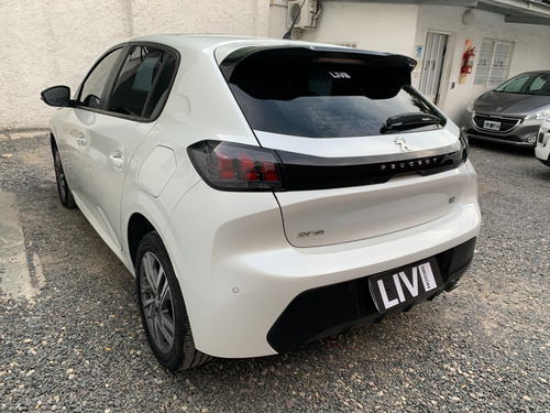 Imagen 8 de 25 de Peugeot 208 Feline Tiptronic 1.6 Año 2021 - Liv Motors