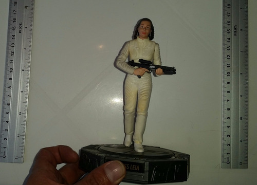 Princess Leia Star Wars Epic Force Con Base Giratoria