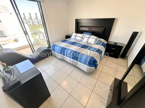 Venta - Casa En Esquina Con 3 Recámaras Y Terreno Excedente, El Mirador | Rahqro