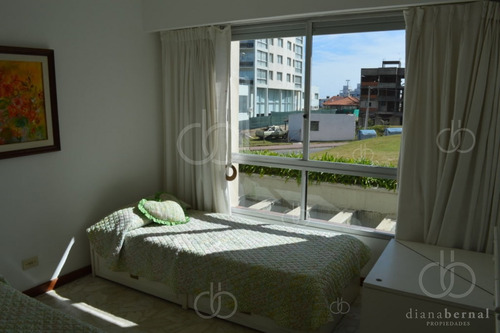 Imagen 10 de 20 de Apartamento En Goleta, En Venta, Mansa, Punta Del Este, 3 Dormitorios.