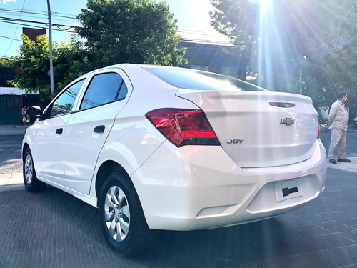 Chevrolet Onix Plus 2020 1.4 Base