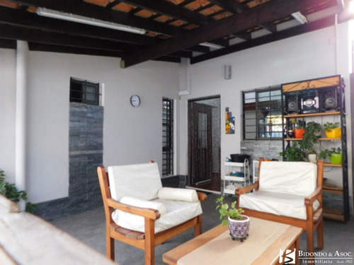 Muy Buena Propiedad A Nuevo De 3 Dormitorio En El Corazón De Sayago