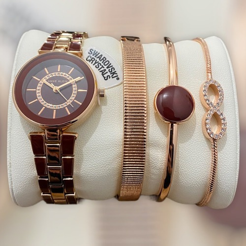 Reloj Mujer Anne Klein Con Brazaletes, Swarovski Ak/3286byst Color de la correa Rosa dorado Color del bisel Borgoña Color del fondo Borgoña
