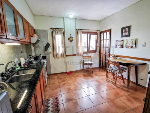 Imagen 3 de 22 de Departamento En Venta De 2 Dormitorios Con Cochera En La Plata, Centro
