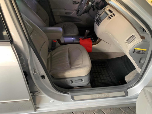 Imagem 8 de 9 de Hyundai Azera 2011 3.3 Gls Aut. 4p