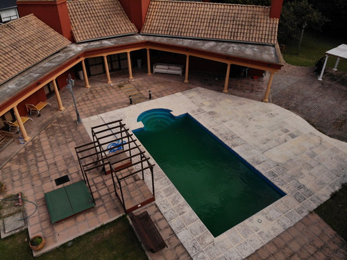 Excelente Casa Quinta- Barrio Esteban Echeverria