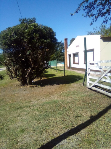 Imagen 2 de 14 de Quinta 20 De Junio / Pontevedra . 2 Piletas ,quincho,asador ,4 Hab , Internet Cable .