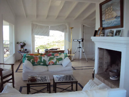 Hermosa Casa Con Vista Al Mar, En Punta Piedras 4 Dormitorios Y Dependencia ,con Piscina Y Parrillero
