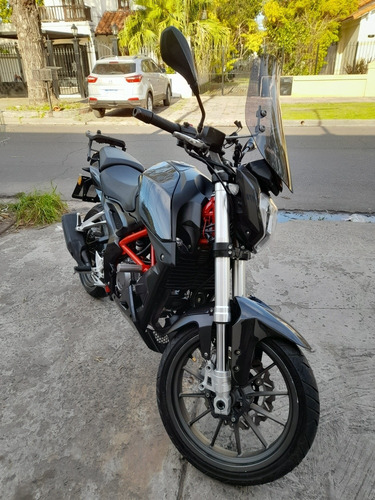 Imagen 3 de 23 de Benelli Tnt25