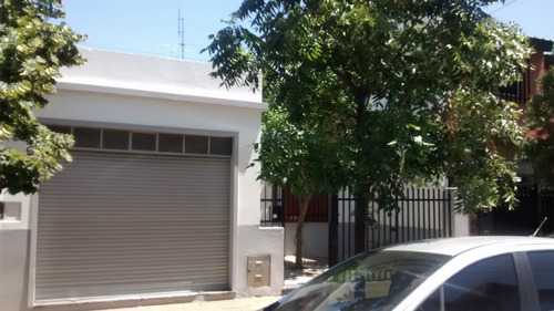 Retasada!! Linda Casa De 3 Ambientes Con Entrada De Auto Y Local O Garage Cubierto - Nuevo Wp De Contacto 1137868438!!