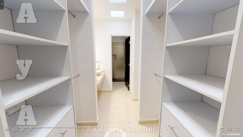 Casa En Venta Incluye 4 Paneles Solares, 3 Recamaras, 2 Niveles, Av. Petempich, Playa Del Carmen
