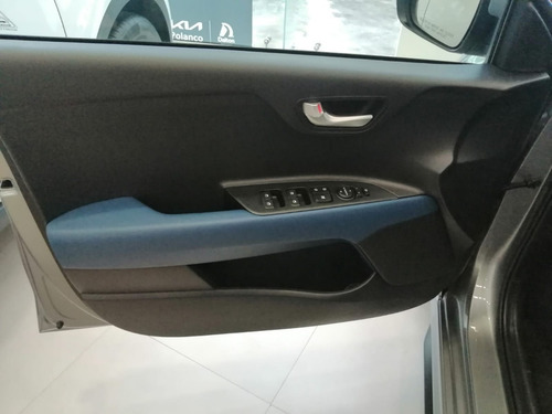 Imagen 4 de 15 de Kia Rio Hb S Pack Manual
