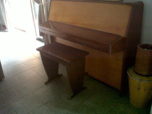 Imagen 2 de 3 de Piano Vertical Marca Rippen