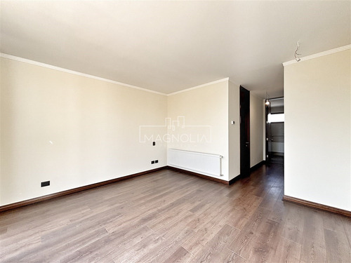 Casa En Venta De 4 Dorm. En Colina