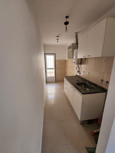 Imagen 3 de 9 de Departamento En Venta - 1 Dormitorio - Barrio San Vicente