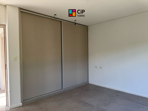 Venta De Casa En Carpinteria A Minutos De Merlo
