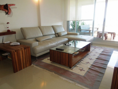 Venta Av Chiverta Edificio Forest Tower Ii Todo Sol!!!!!- Ref: 698