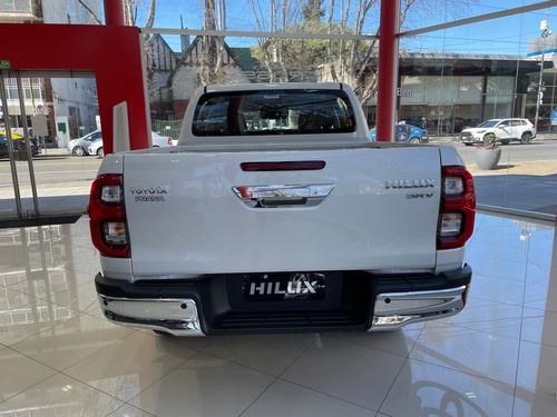 Toyota Hilux 4x4 D/c Srv 2.8 Tdi 6 A/t 2025