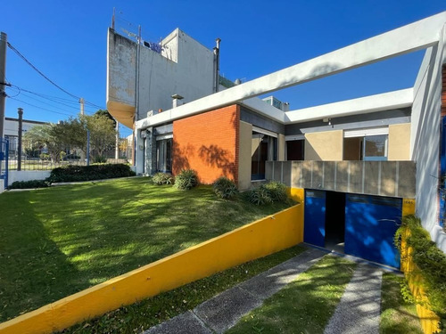 Casa En Venta De 4 Dormitorios En Malvin