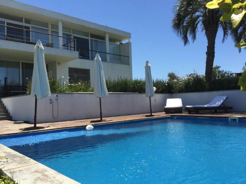 Casa En Venta De 3 Dormitorios En Punta Piedras (ref: Bpv-5668)