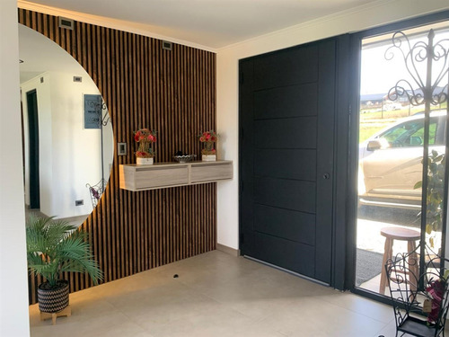 Casa En Venta De 4 Dorm. En Puerto Varas