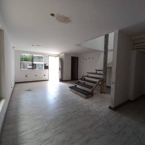 En Venta De Townhouse En Conj. Resd. Casa Verde San Diego Planta 100%