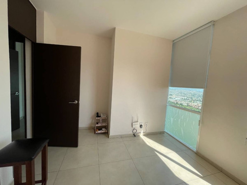 Imagen 17 de 21 de Impecable Departamento Con Excelentes Acabados Y Vista Excepcional, Punta Norte.