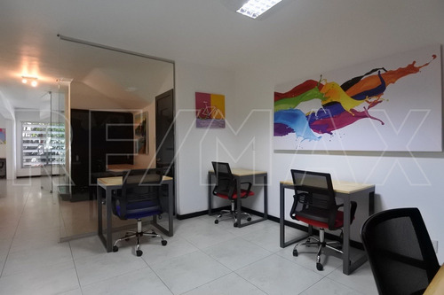 Imagen 2 de 4 de Oficina De 30m2 Amueblada Y Con Servicios.