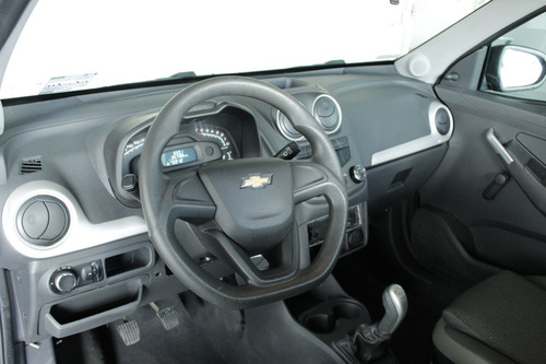 Imagen 12 de 15 de Chevrolet Tornado 2020 1.8 Ls Mt