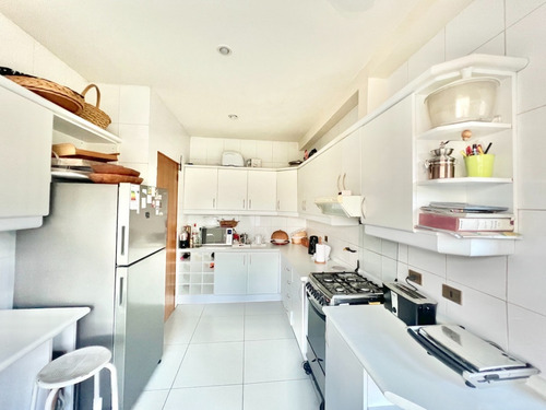 Oportunidad Gran Casa A Pasos De La Playa En Venta, Cachagua
