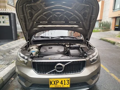 Volvo XC40 MONENTUM 2.0 TURBO AWD 2022