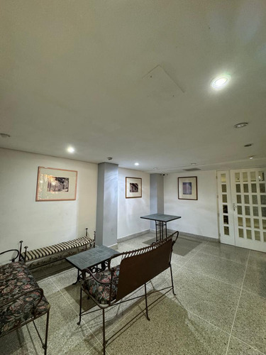 Apartamento En Venta 56 M2 - Urb. Las Palmas