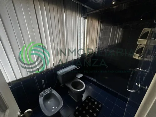 Apartamento En Venta En Cabecera Del Llano. Cod V61724