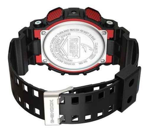 Imagen 4 de 7 de Reloj de pulsera Casio G-Shock GA-100 de cuerpo color negro, analógico-digital, para hombre, fondo negro, con correa de resina color negro, agujas color blanco y rojo, dial gris y blanco, subesferas color negro y gris, minutero/segundero blanco, bisel color negro y rojo y hebilla doble