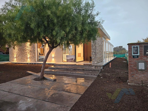 Venta De Casa Son Pileta - San Ramiro Pilar Del Este