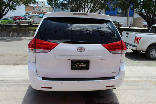 Imagen 4 de 15 de Toyota Sienna 2011 5p Xle Aut