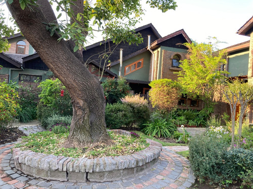 Condominio / Simón González - La Reina
