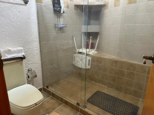 Casa En Venta En Metepec, Amplió Jardín, Fraccionamiento Con Vigilancia 24 Hrs A 45 Min De Sta Fe.