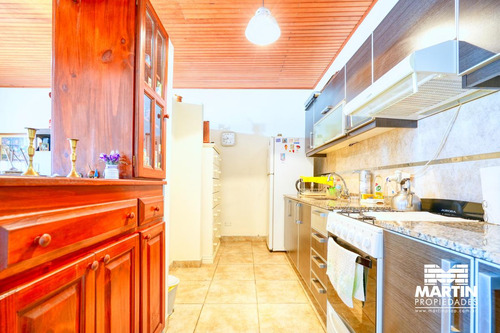 Casa En Venta En Martinez 4 Ambientes, Suite/vestidor, Jardín Dpto 2 Amb Al Fondo