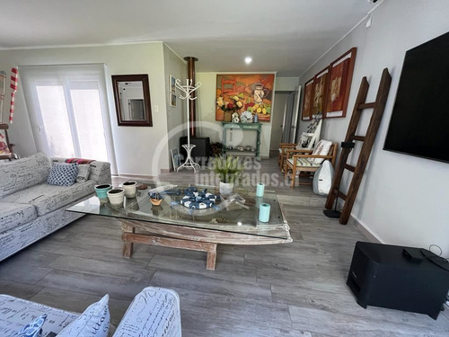 Casa En Venta De 5 Dorm. En Santo Domingo