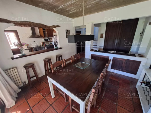 Casa A La Venta De 3 Dormitorios En Punta Del Este Con Un Magnífico Terreno De 3000 Mts2