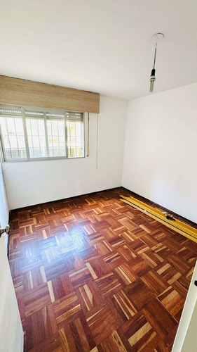 Apartamento En Venta, 2 Dormitorios, Centro.