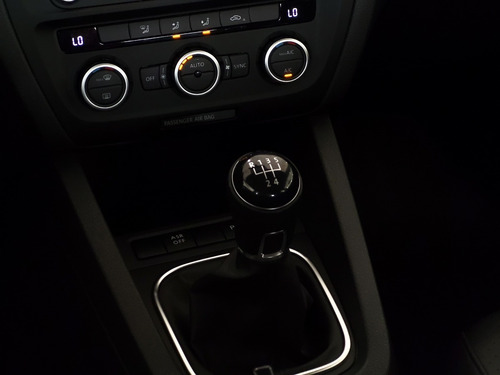 Imagem 14 de 15 de Volkswagen Jetta 2.0 Manual Comfortline 2014