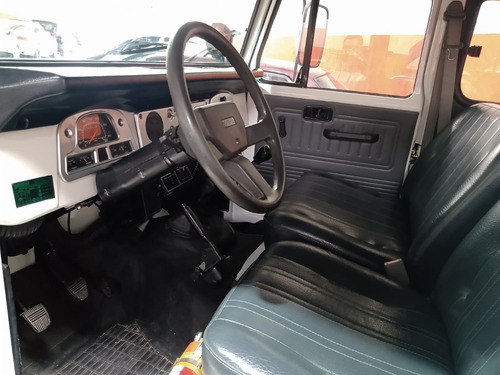 Imagem 8 de 9 de Toyota Bandeirante Bj50 6 Lugares