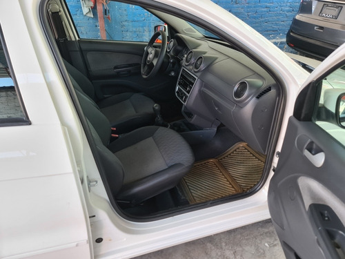 Imagen 10 de 12 de Volkswagen Gol 2014 1.6 Gl Man Mt
