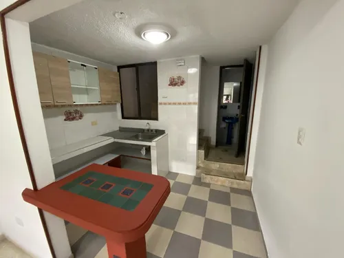 Alquiler De Apartaestudio En El Barrio Capri